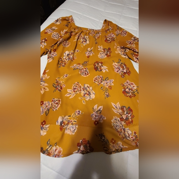 Maurices Floral Print Blouse Size M - Picture 3 of 4